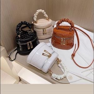 Creme & Brown are also available